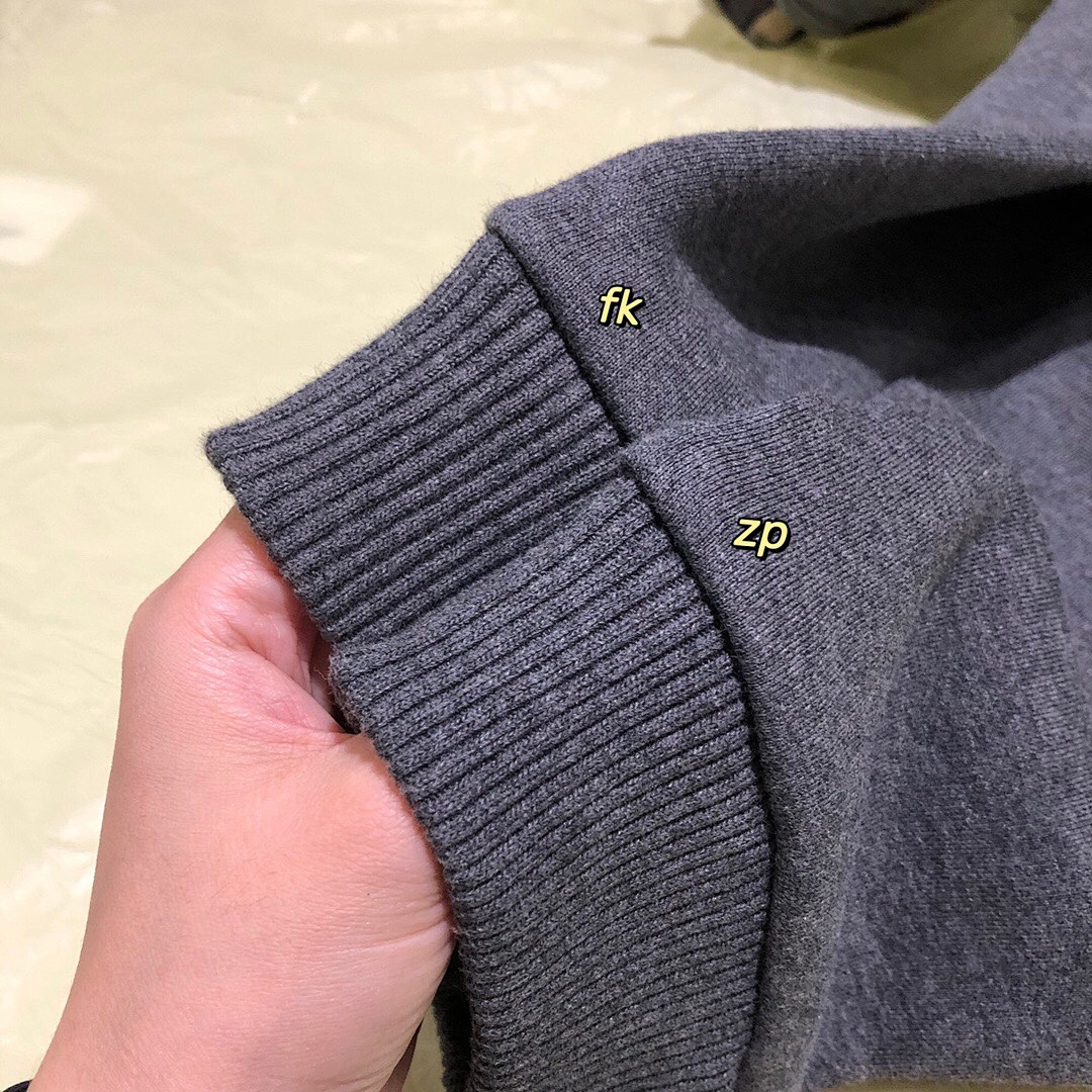 Burberry Yuan — - Image 10
