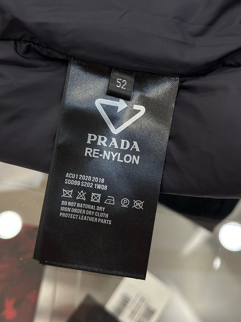 Prada 5212−8L - Image 23