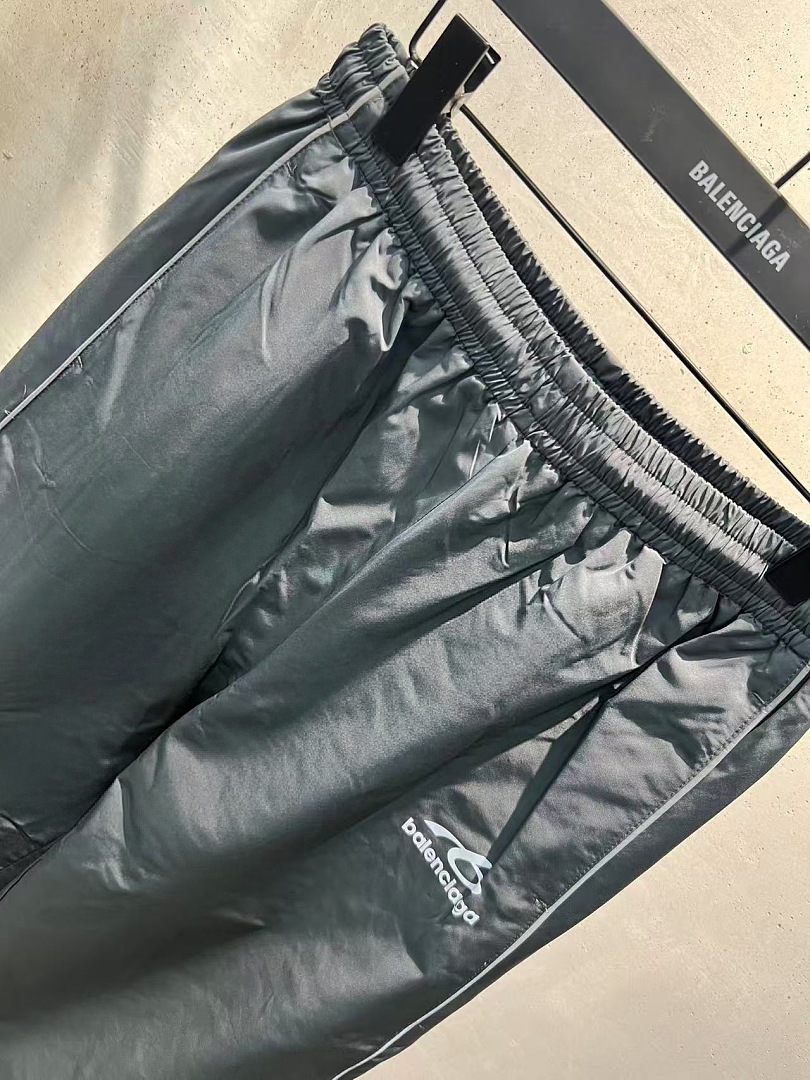 Balenciaga 571−24L - Image 6