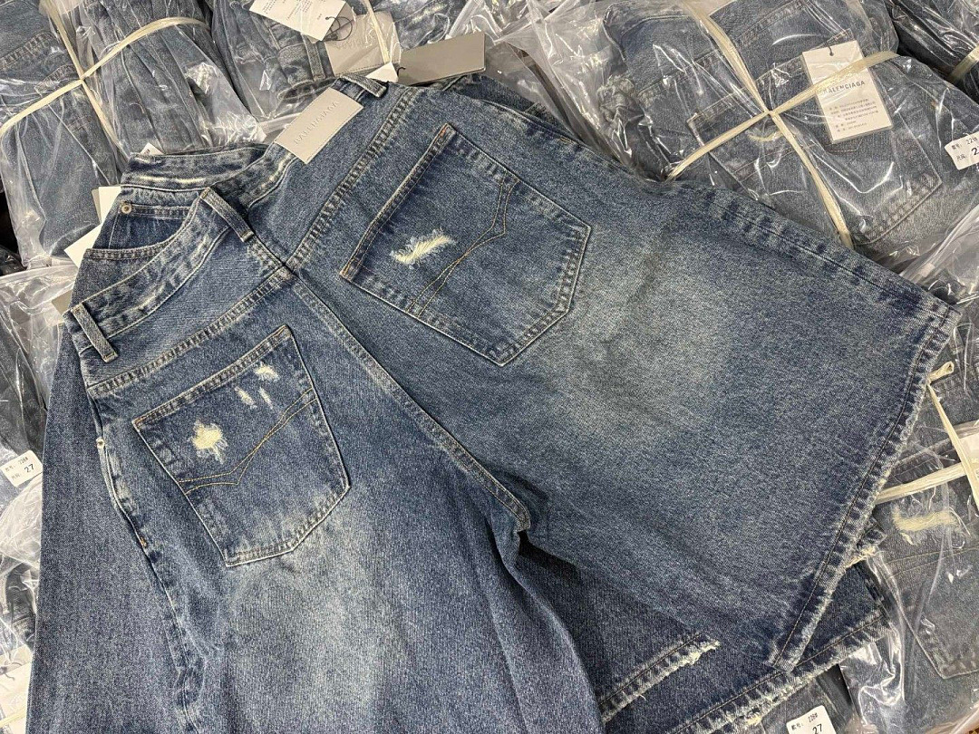 Balenciaga 3095-41L - Image 16