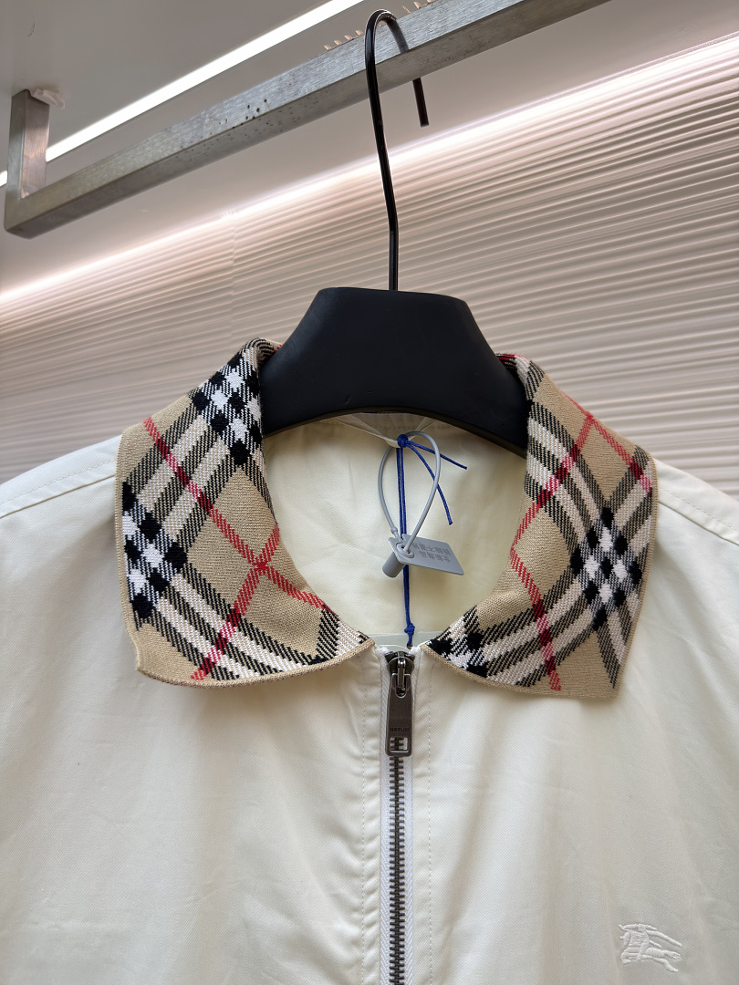Burberry 5052−51L - Image 17