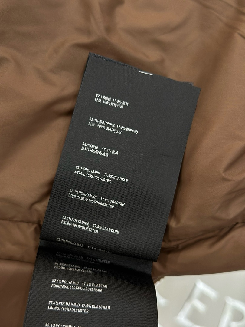 Prada 5212−8L - Image 13