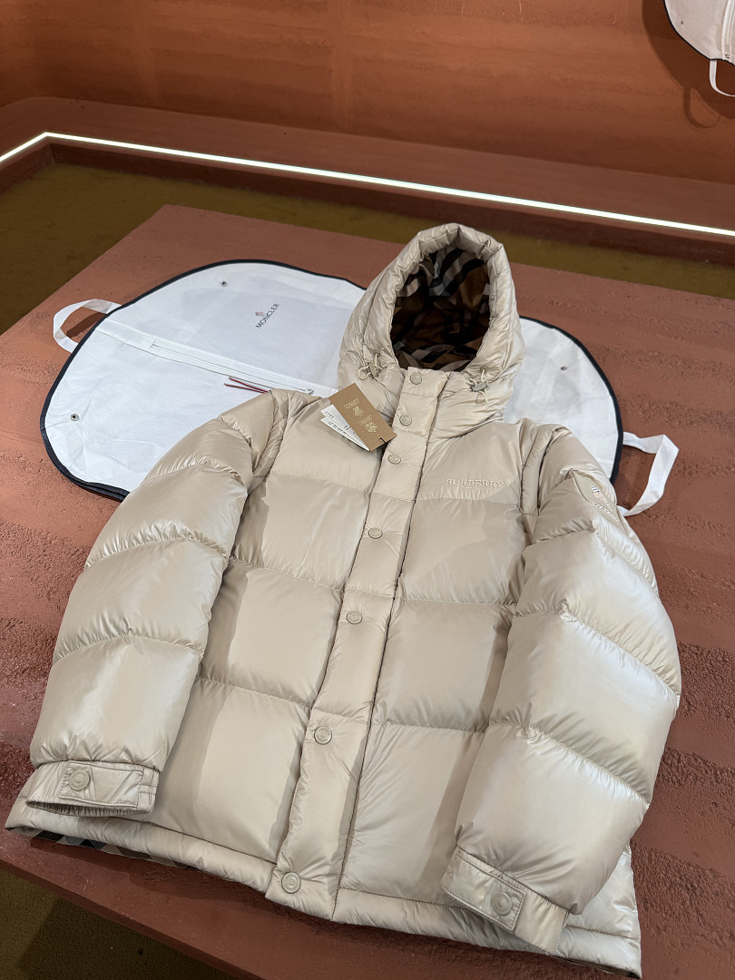 Burberry 68679-37L - Image 17