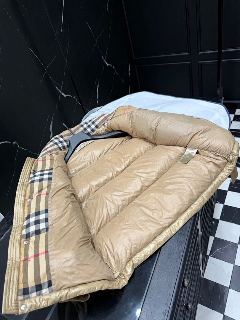 Burberry . 59650−92L - Image 24