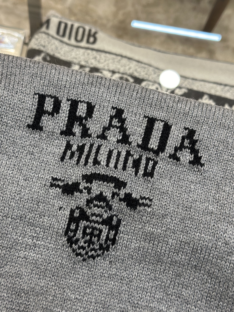 Prada 6400-69L - Image 18