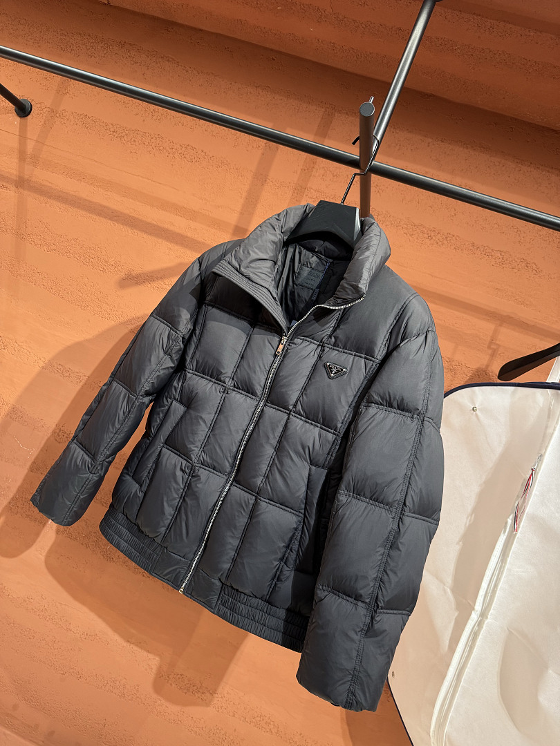Prada 5290−8L - Image 22
