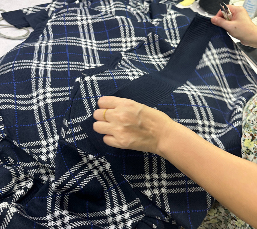 Burberry 6321-69L - Image 4