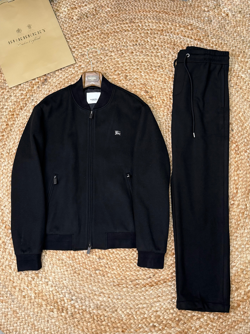 On Running Jacket Price:549 Pants 309 5191−8L - Image 49