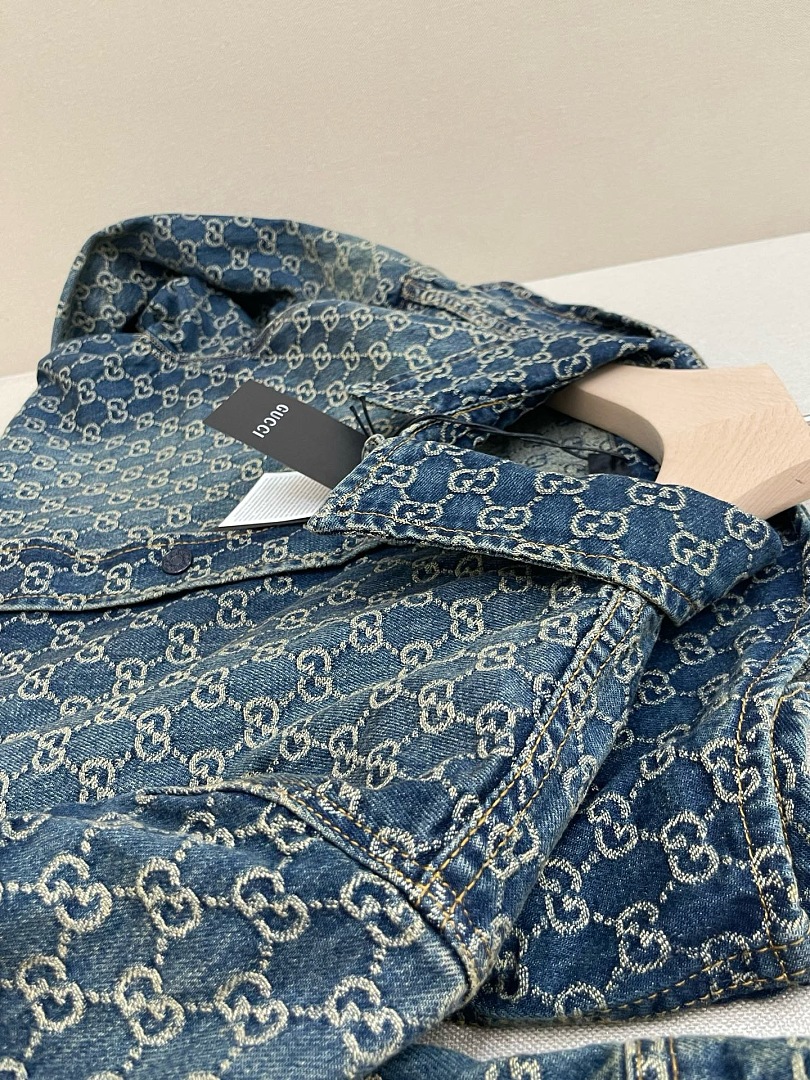 Gucci 3WT5055-8L - Image 20