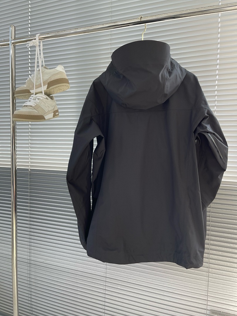 Arc'teryx — - Image 4