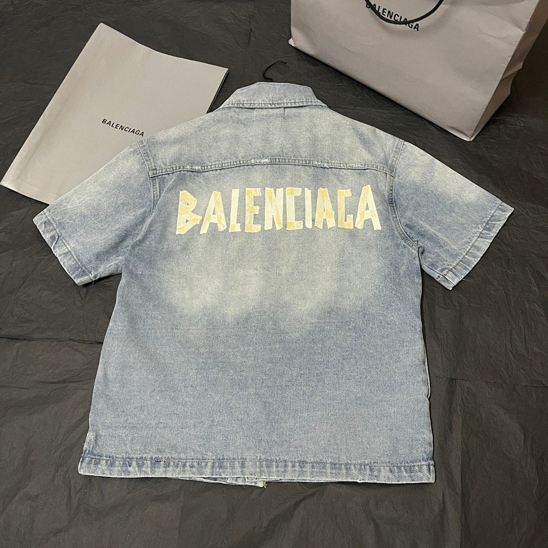 Balenciaga 52413−24L