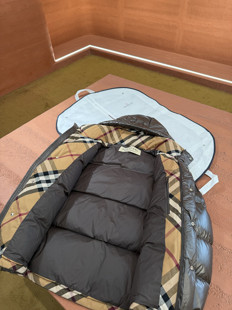 Burberry 68679-37L - Image 25