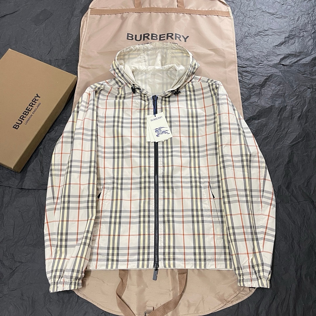 Burberry 6403-61L - Image 21