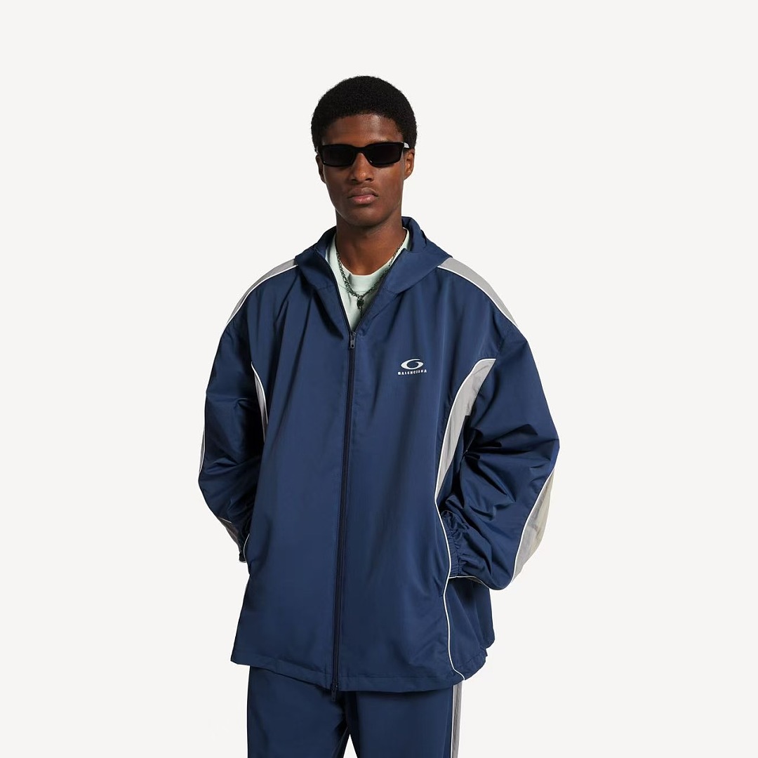 Balenciaga 570−24L - Image 5