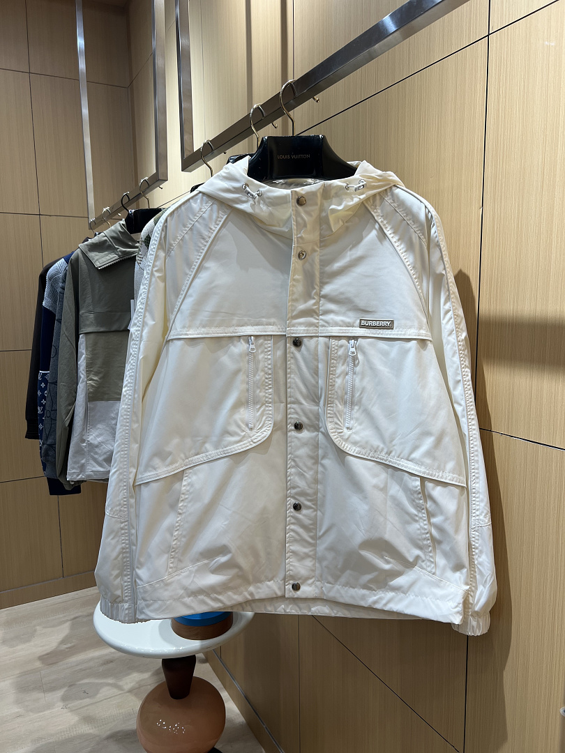 Burberry 5152−8L - Image 20
