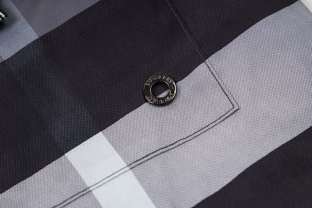 Burberry 52410−24L - Image 13