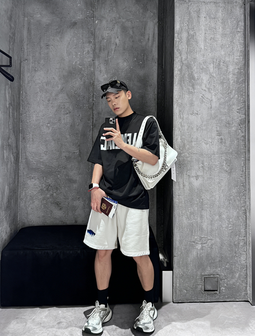 Balenciaga 6A608-60L - Image 4