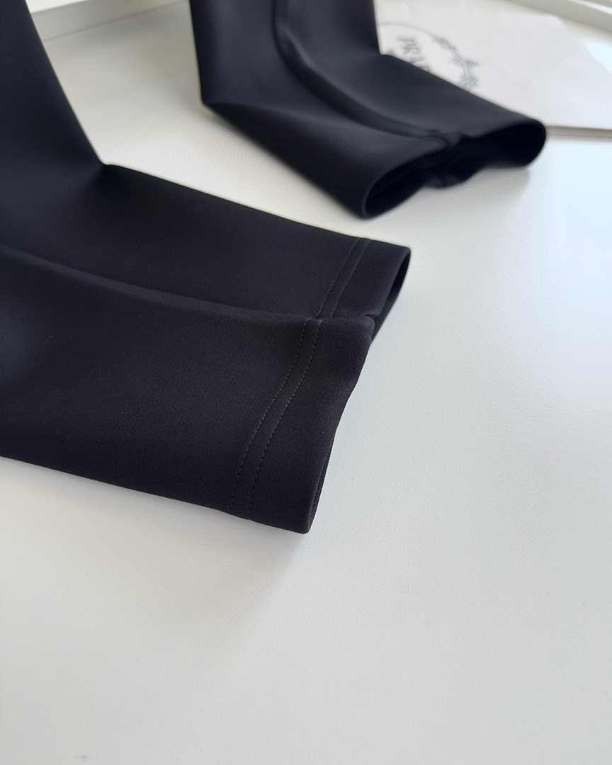 Prada Pant: 299. 57118−32L - Image 26