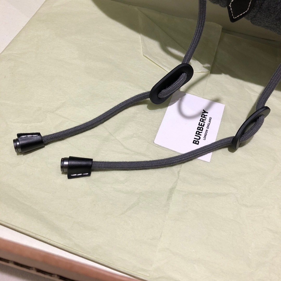 Burberry Yuan — - Image 2