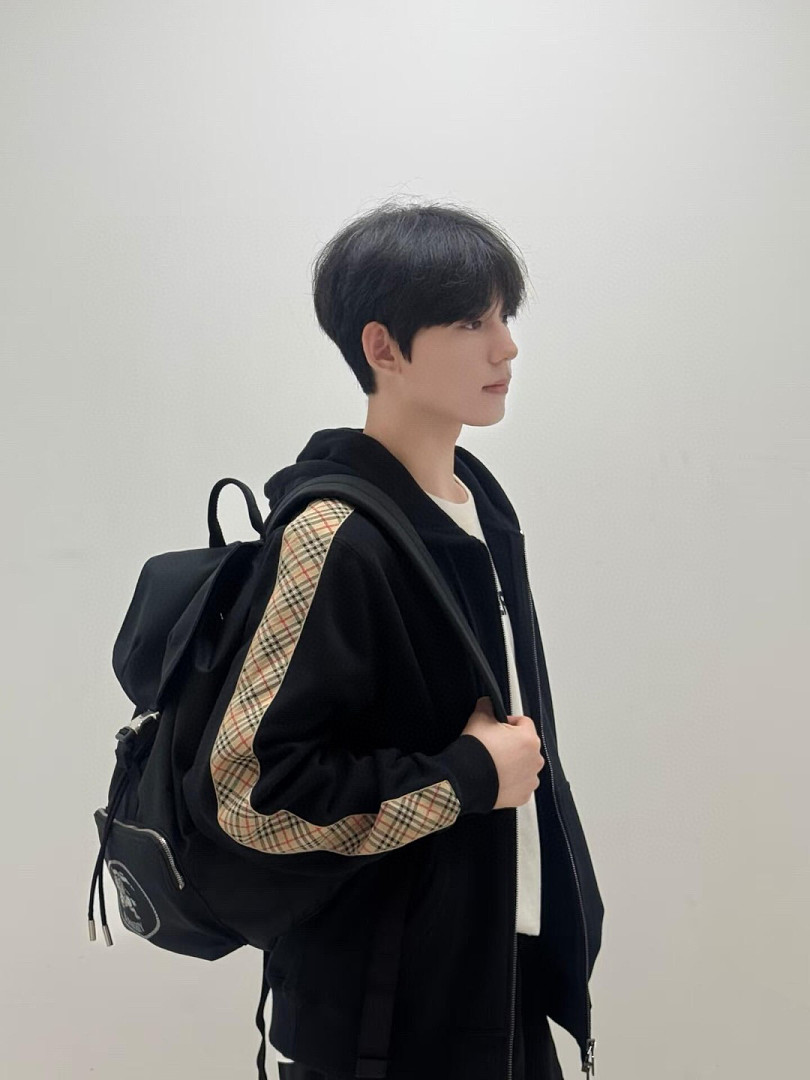 Burberry 525214−51L - Image 2
