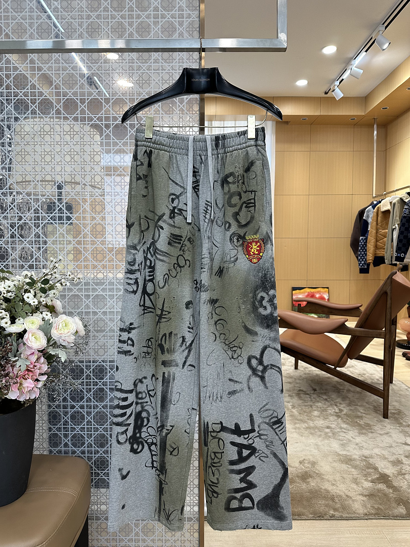 Balenciaga 512−8L