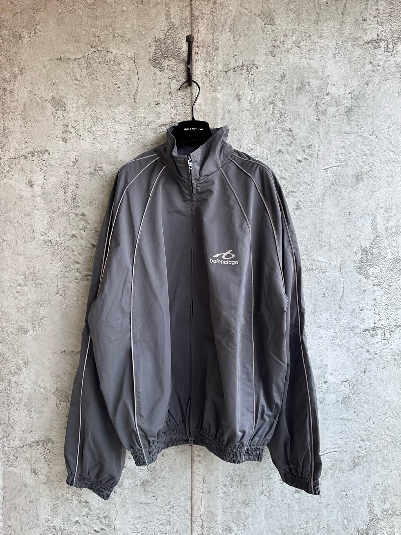 Balenciaga 567−24L - Image 6