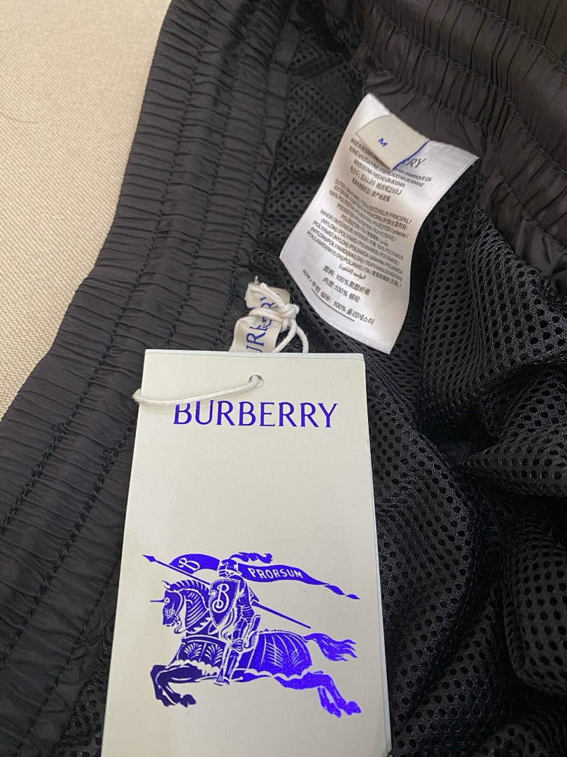 Burberry DK7585-8L - Image 9