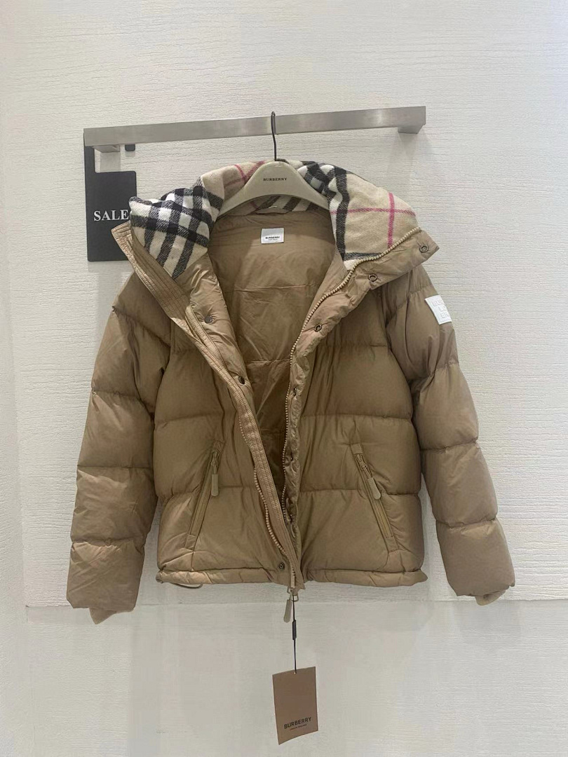 Burberry 56105-20L - Image 8
