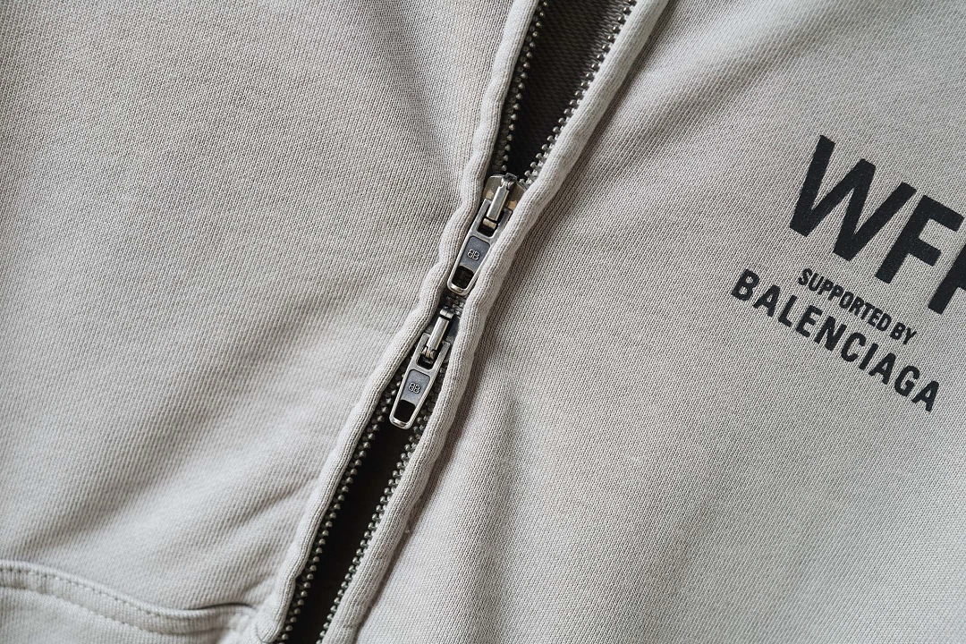 Balenciaga 5ZZ049−25L - Image 13