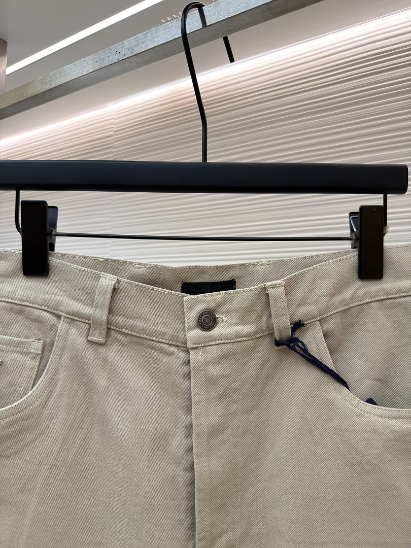 Prada 5236−8L - Image 3