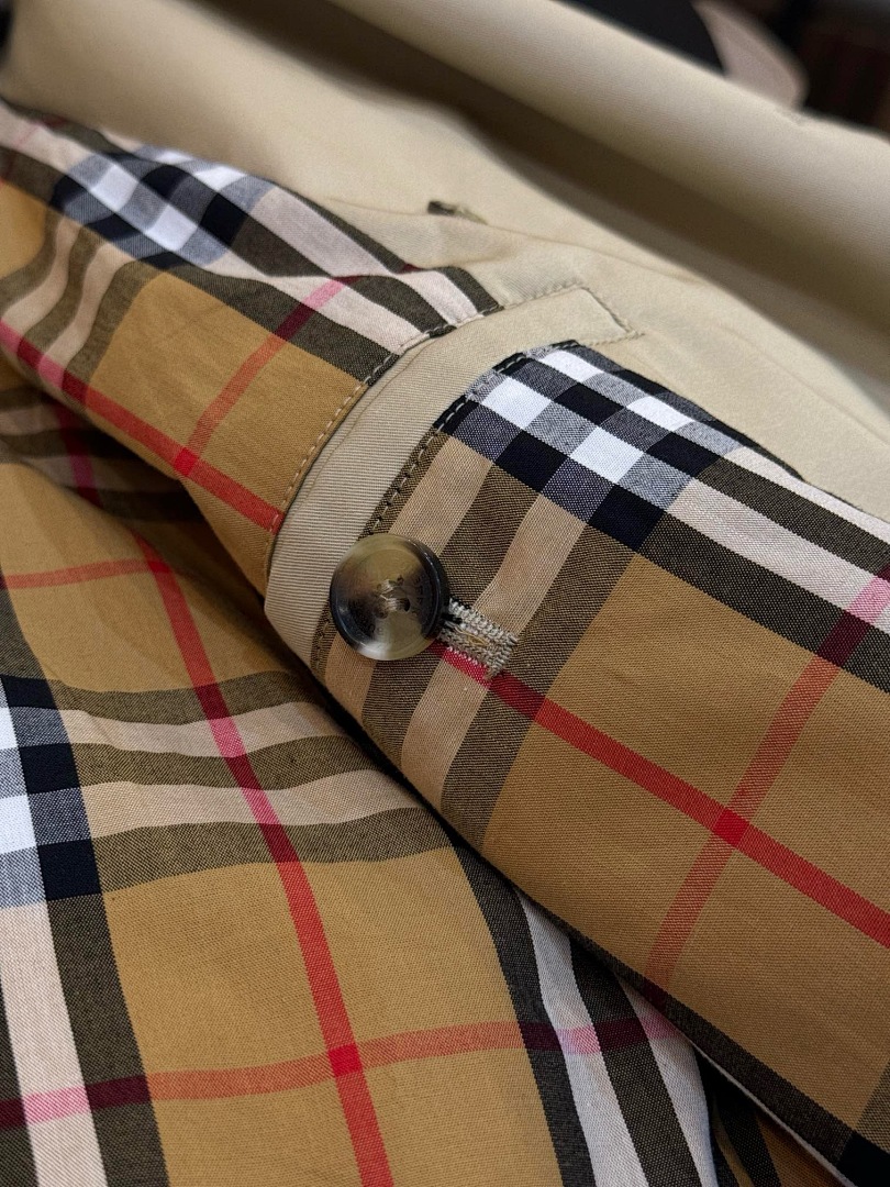 Burberry —6B035-65L - Image 20