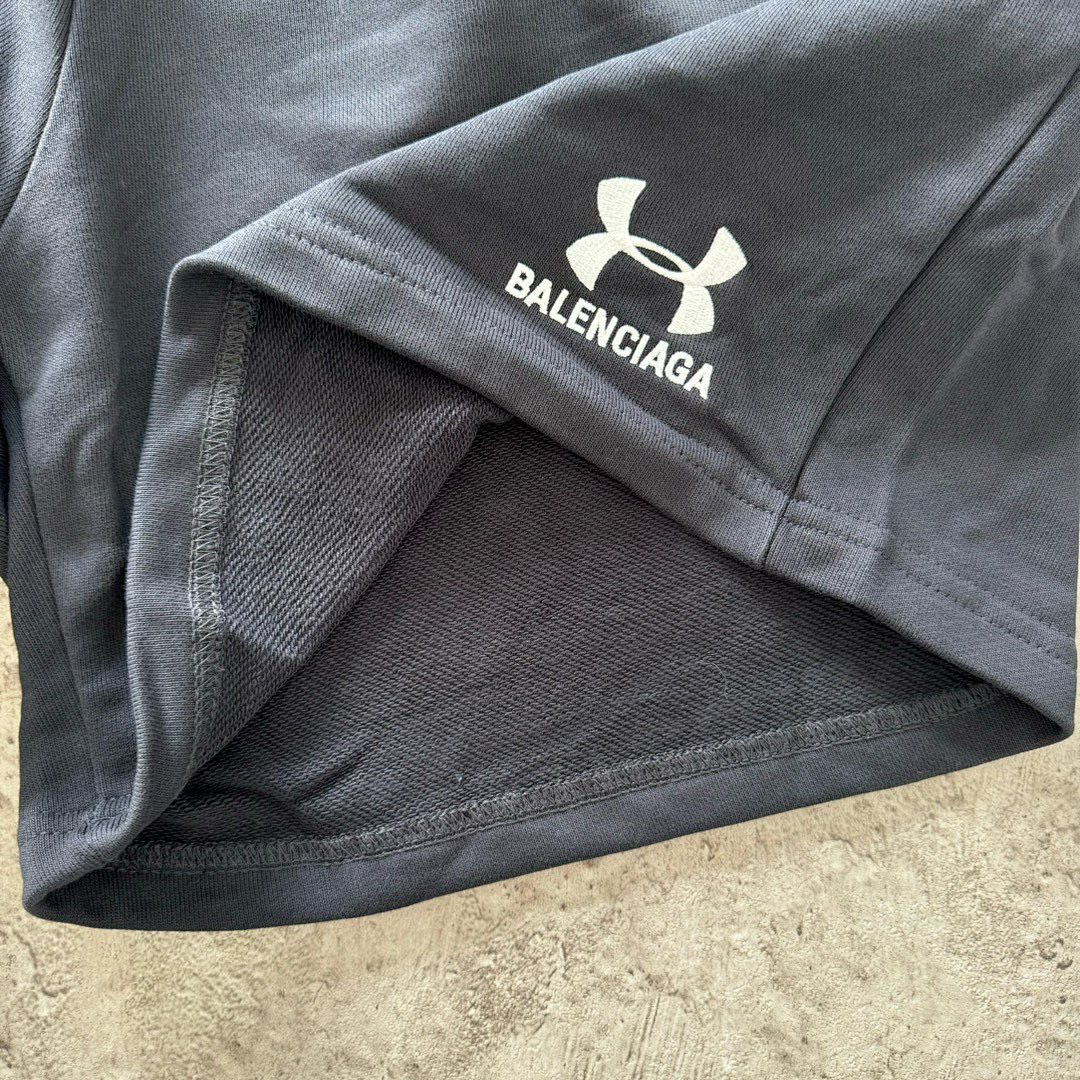 Balenciaga 5D015−25L - Image 16