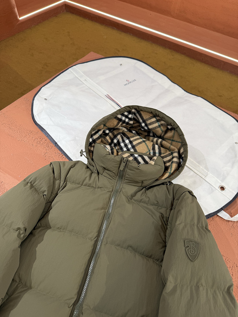 Burberry 3757-86L - Image 29
