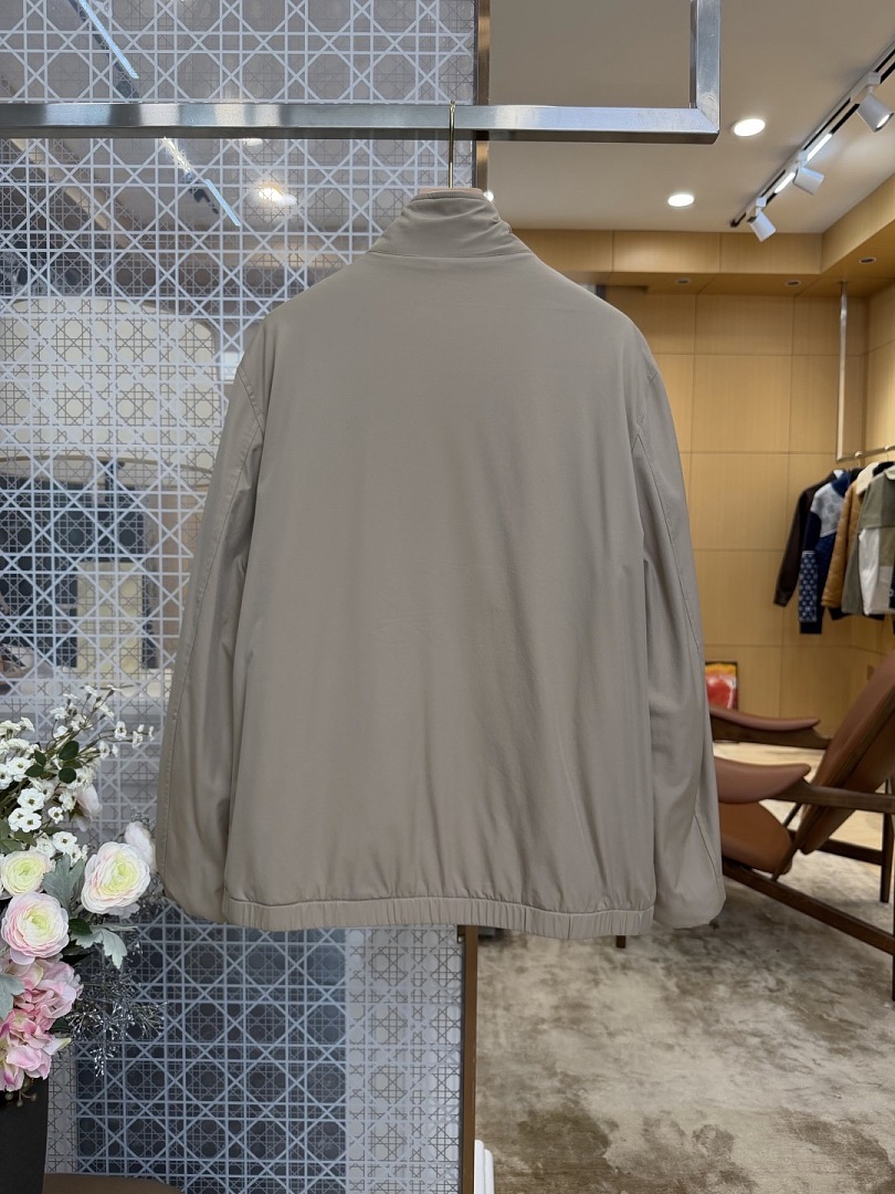 Burberry 567−8L - Image 18