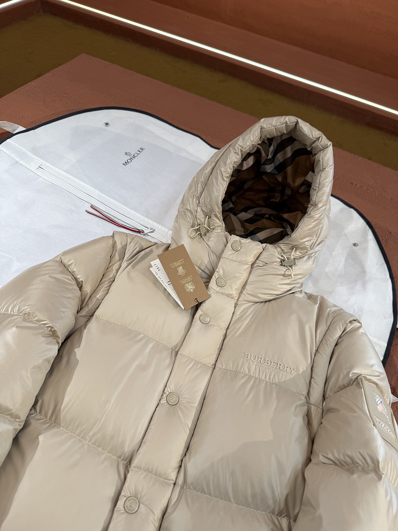 Burberry 68679-37L - Image 16