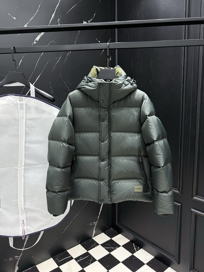 Burberry 38078-83L - Image 24