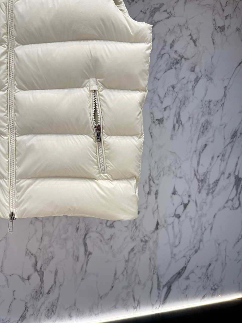 Prada 363-13L - Image 24