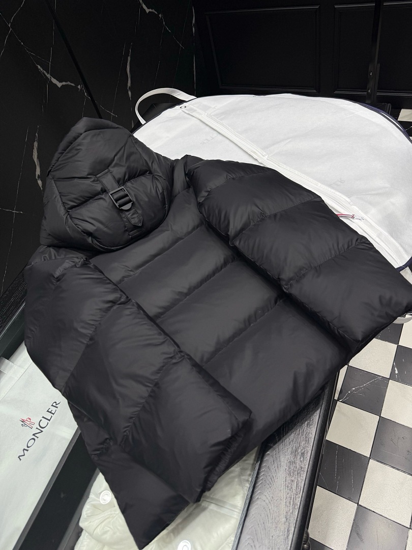 Burberry 38078-83L - Image 25