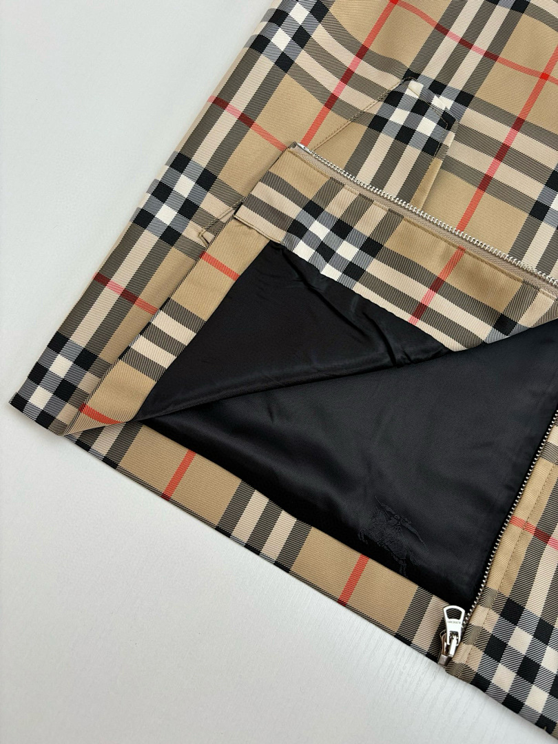Burberry 33042-2L - Image 6