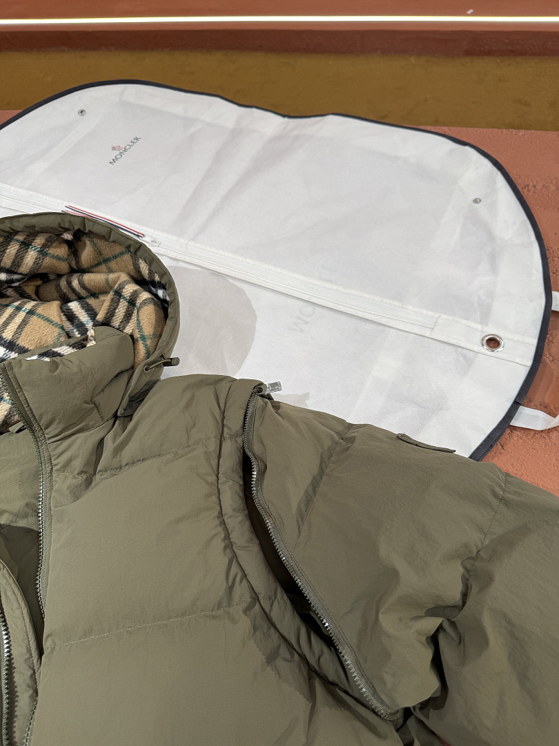 Burberry 3757-86L - Image 28