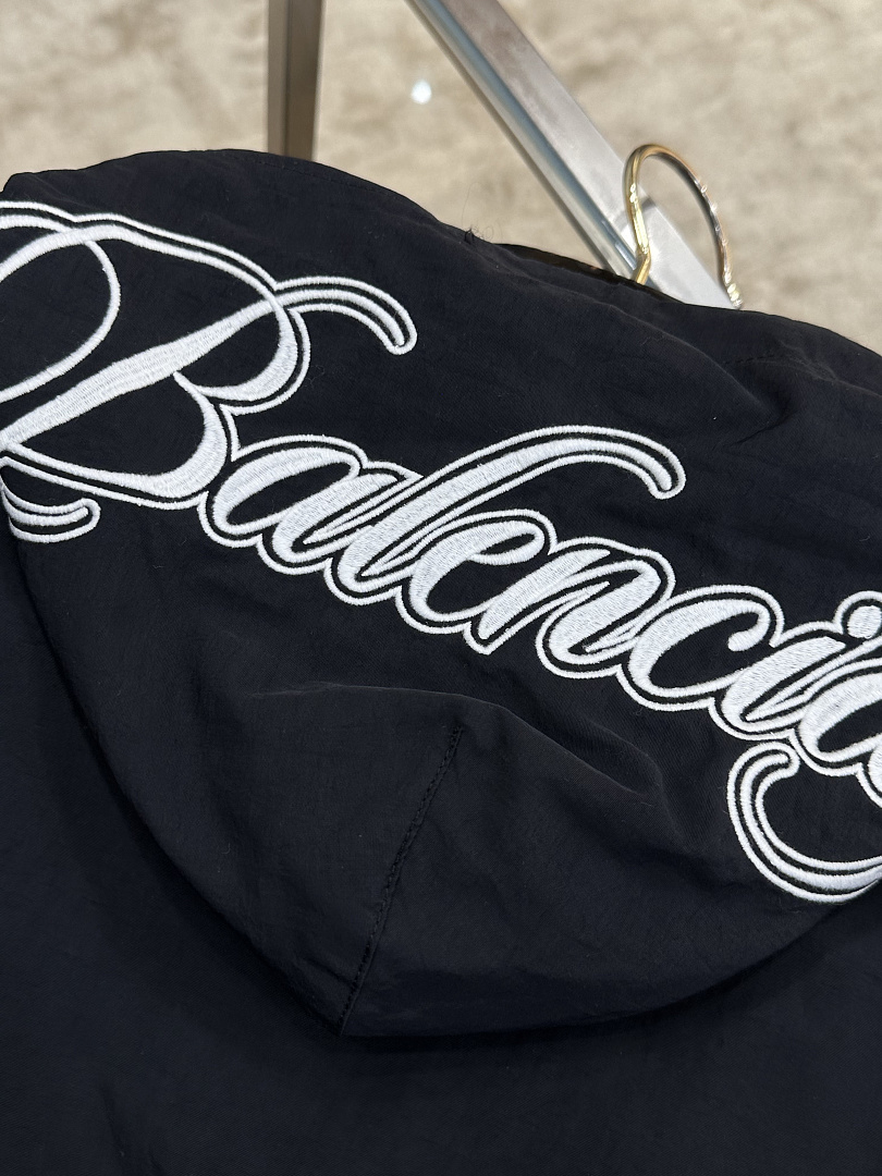 Balenciaga 52112−51L - Image 13