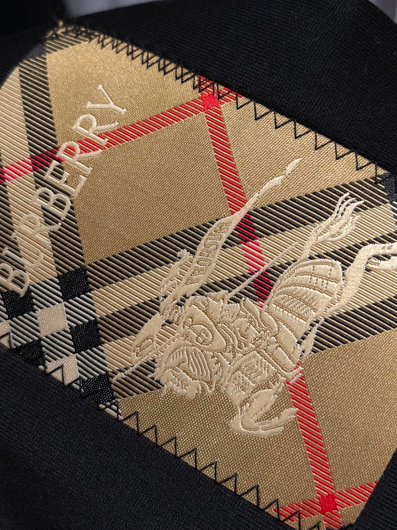 Burberry L68B057-65L - Image 24