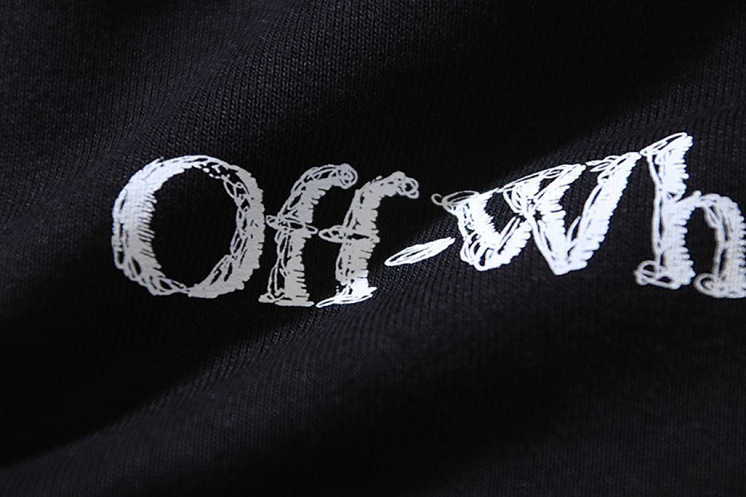 Off-White . - Image 9