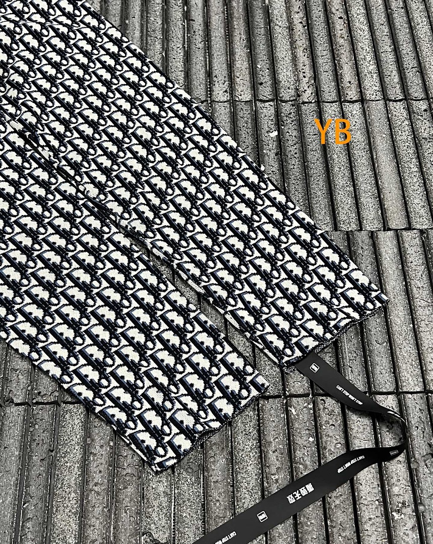 Dior 526353−51L - Image 12