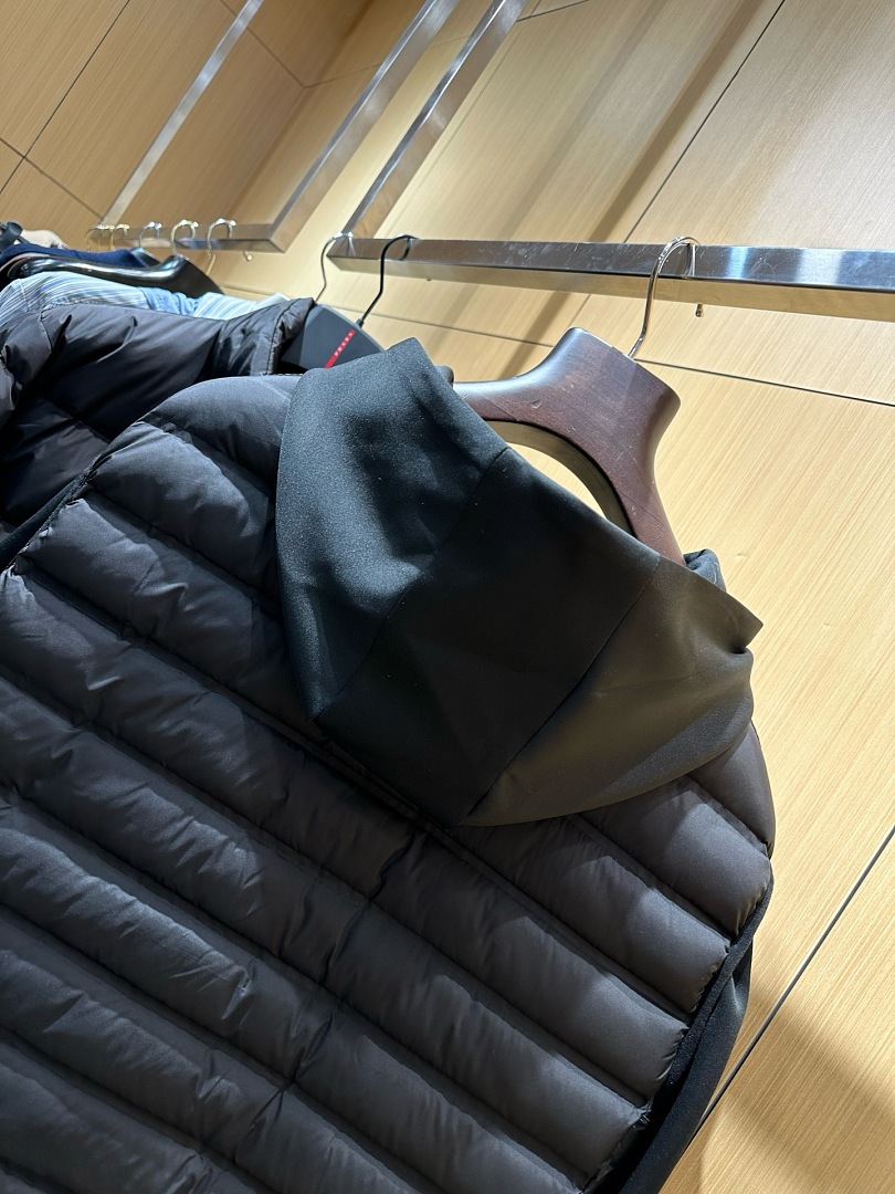 Prada 5214−8L - Image 18
