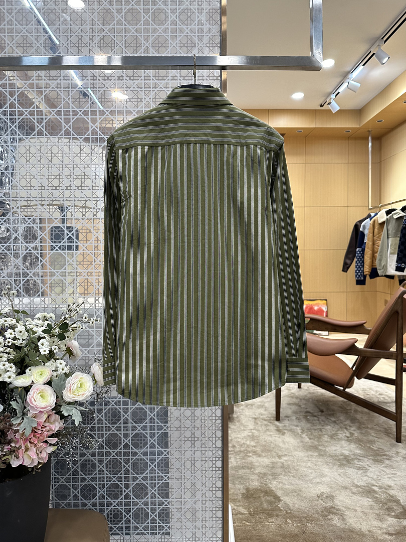 Burberry 551−8L - Image 3