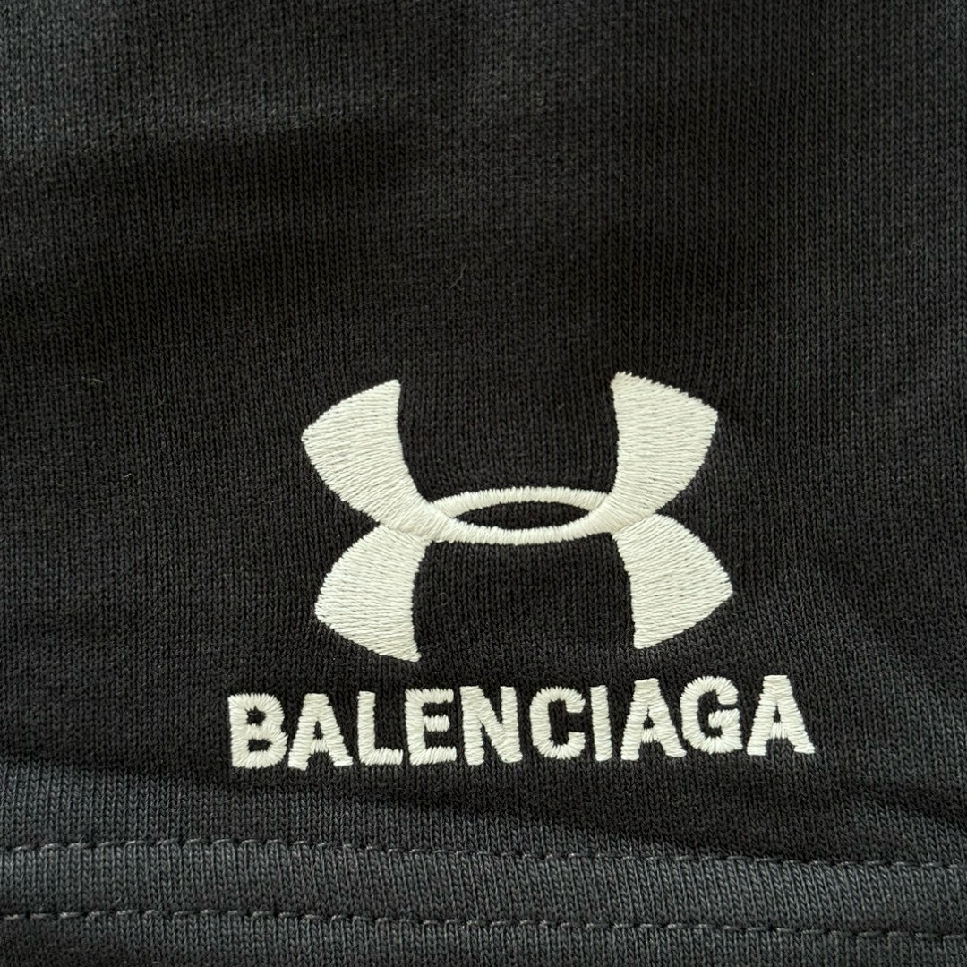 Balenciaga 5D015−25L - Image 15