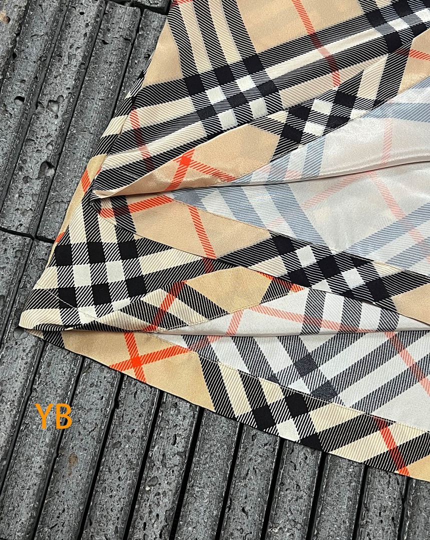 Burberry 526279−51L - Image 9