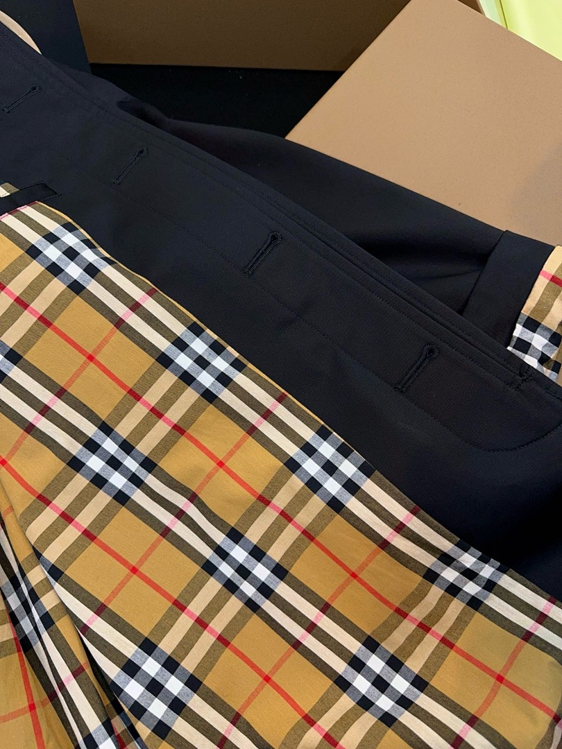Burberry —6B01-65L - Image 15