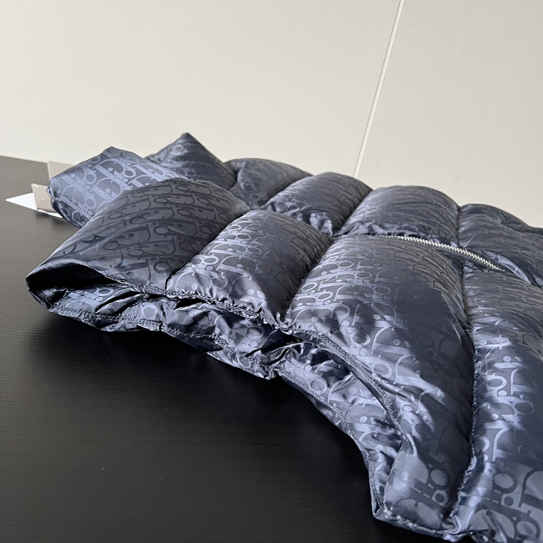 Dior Vest Price: 479Yuan - Image 5